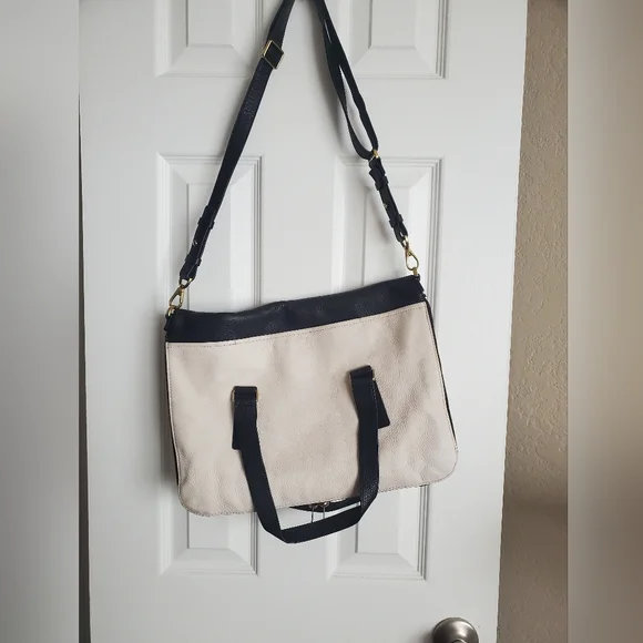 Fossil Handbag - Picture 3 of 9